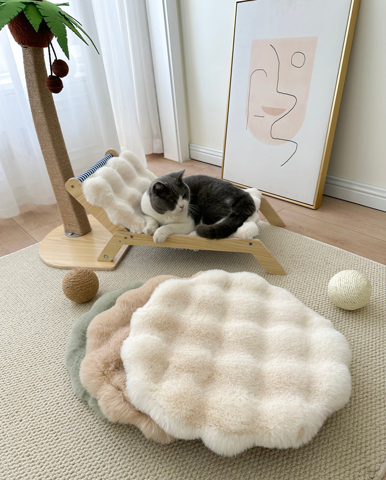Beige Plush Round Cat Mat - Soft Faux Fur Sleeping Pad (40cm Diameter) — image 3